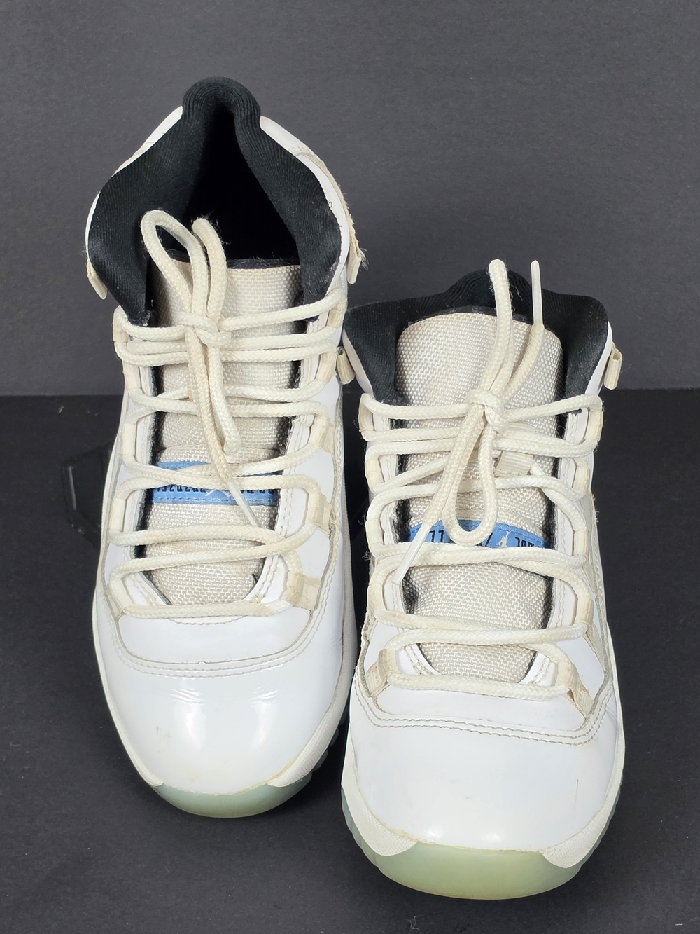 Air Jordan 11 Retro "Legend Blue" – Kids Size 2.5Y